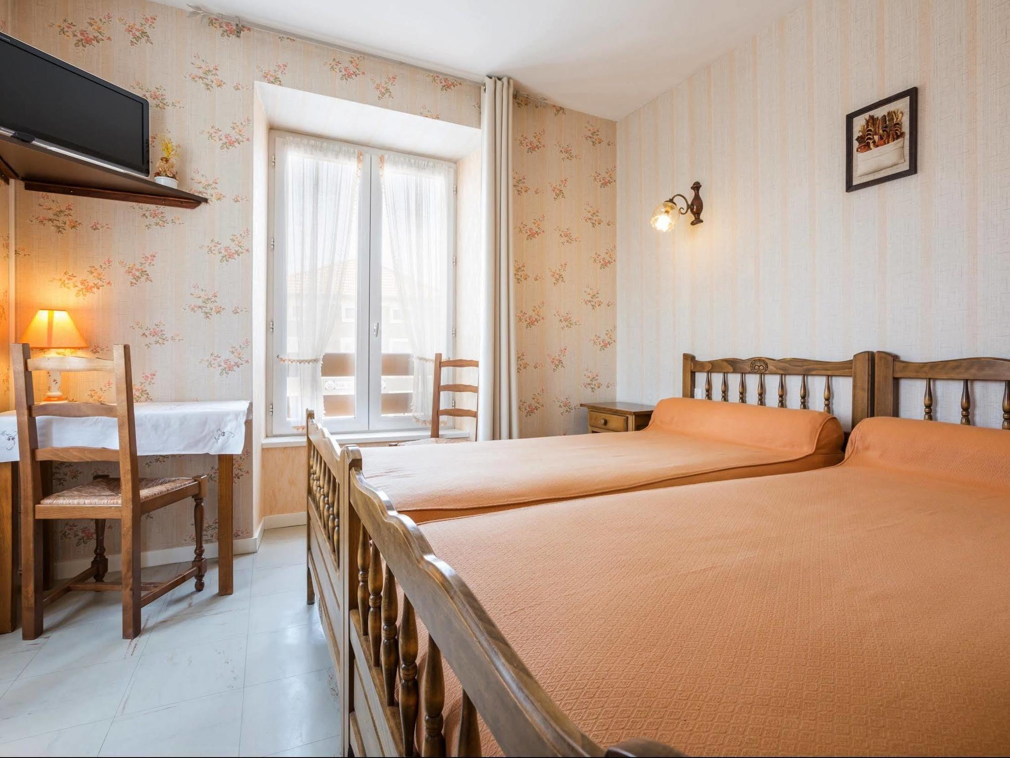 Logis Le Clair Logis Hotel Laussonne Exterior foto